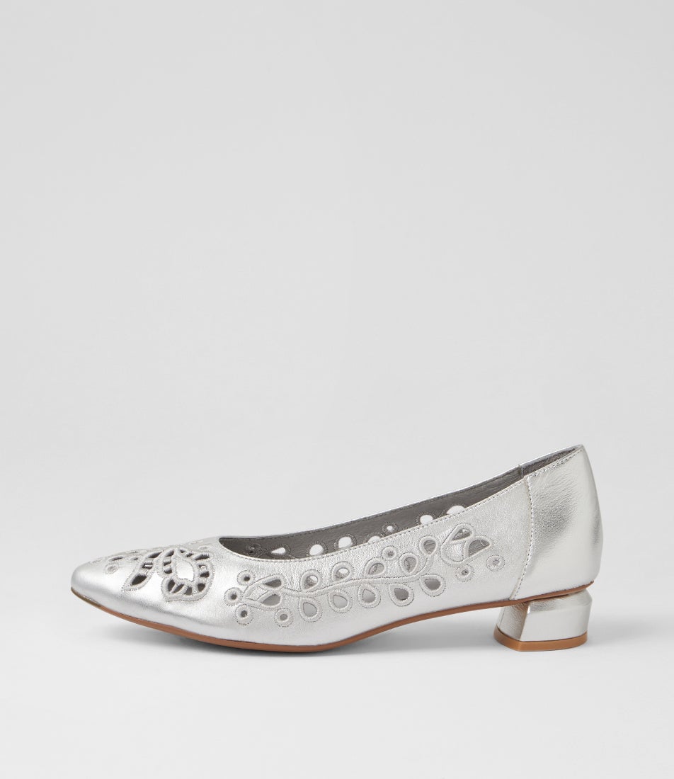 Fidda Silver Leather Flat Shoes