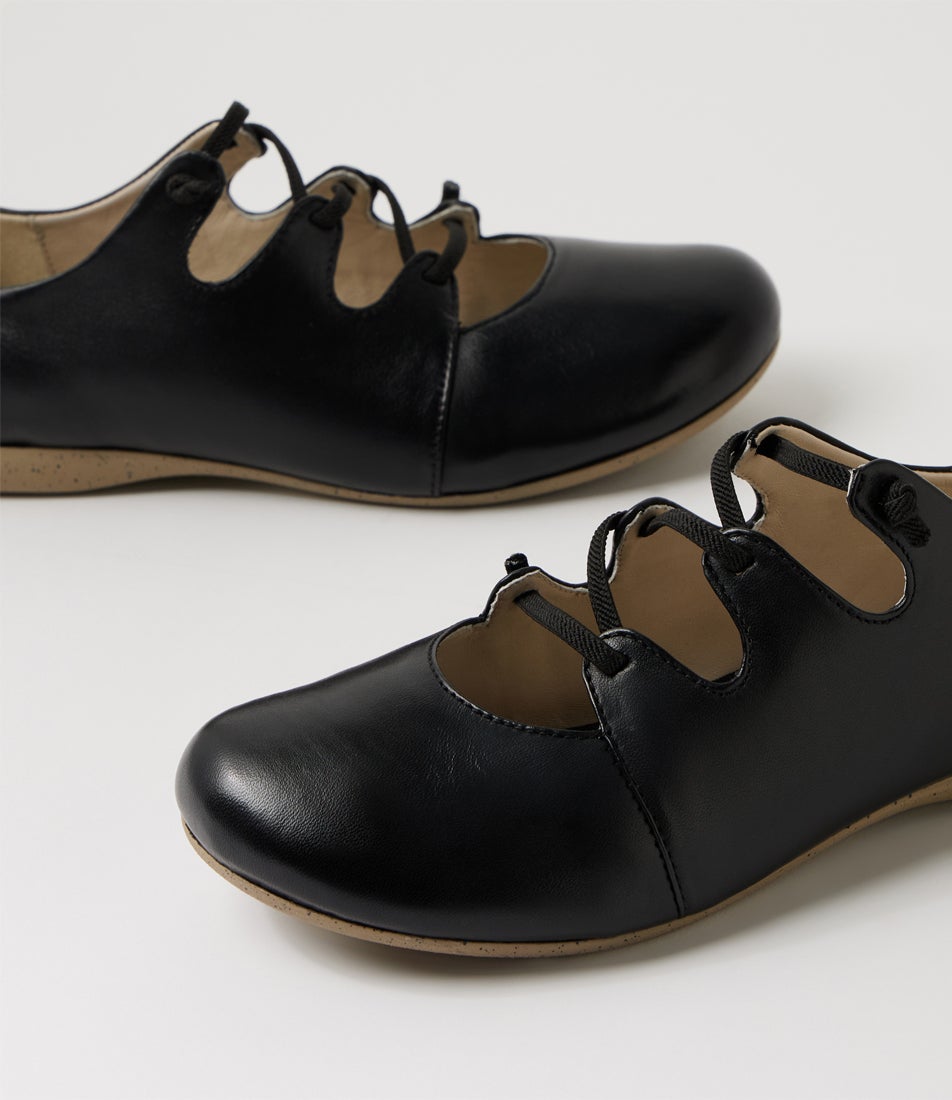 Fiona 04 Schwarz Leather Lace Up Flats