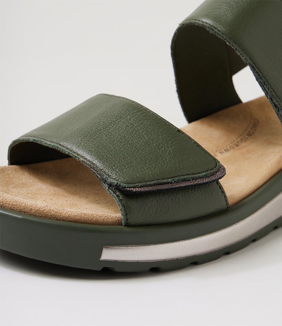 Garlin W Olive Pewter Leather Sandals