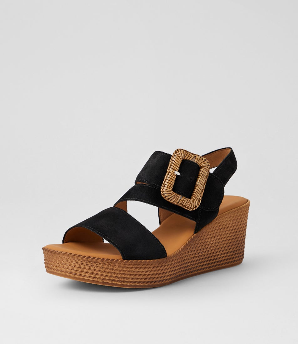 Anikah Schwarz Suede Sandals