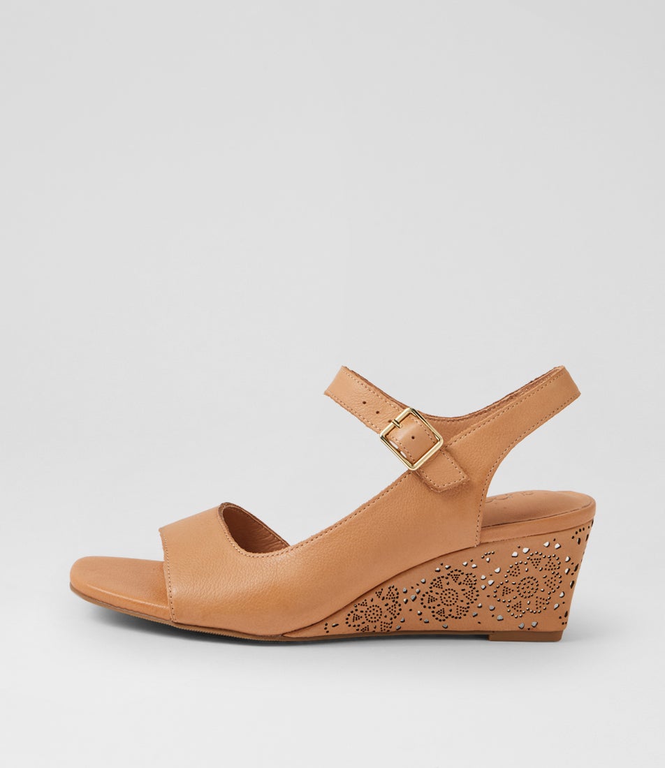 Leisels Dark Tan Multi Sandals