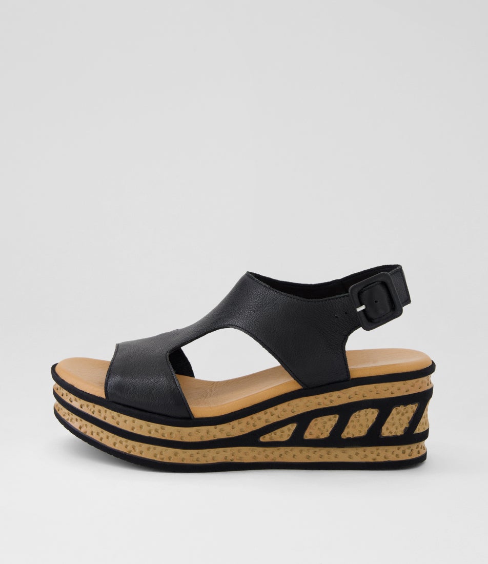 Qeleigh Black Leather Sandals