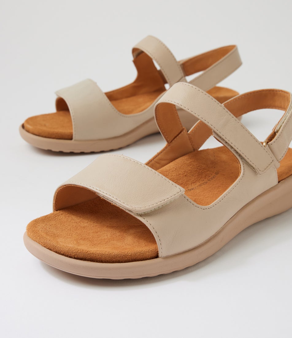 Benji Xw Almond Almond Leather Sandals