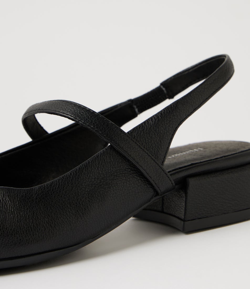 Varka Black Leather Sandals