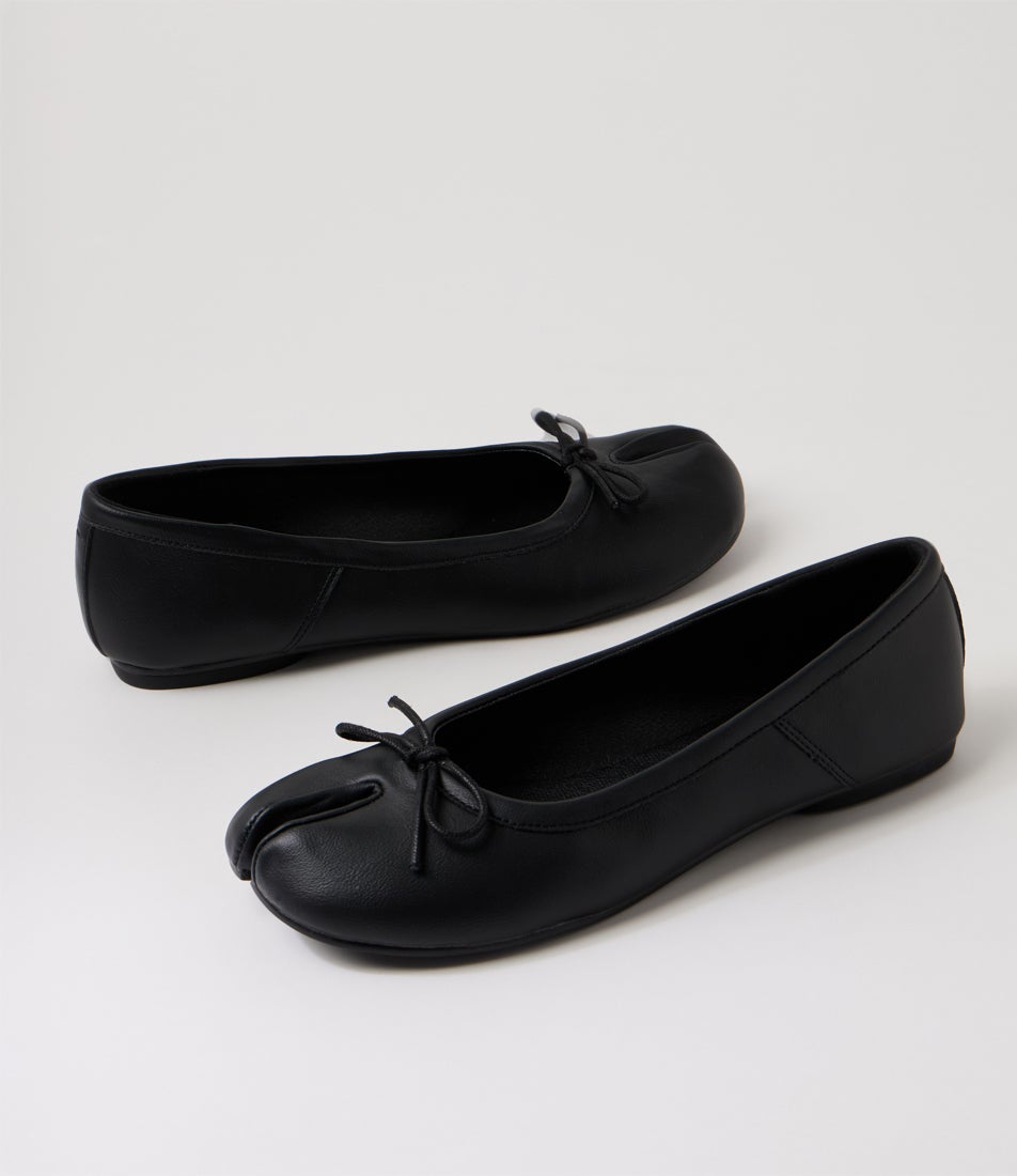 Hoshi Black Ballet Flats