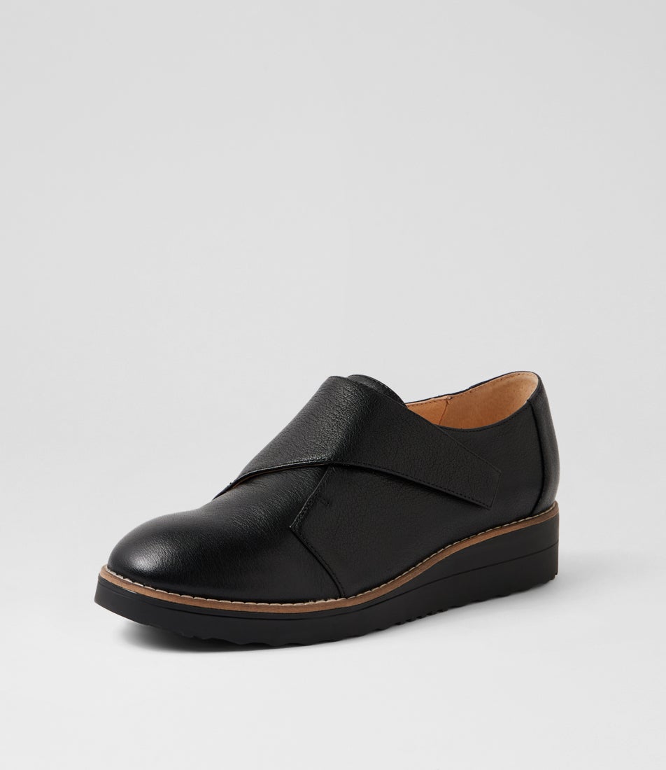 Oroz Black Leather Flat Shoes
