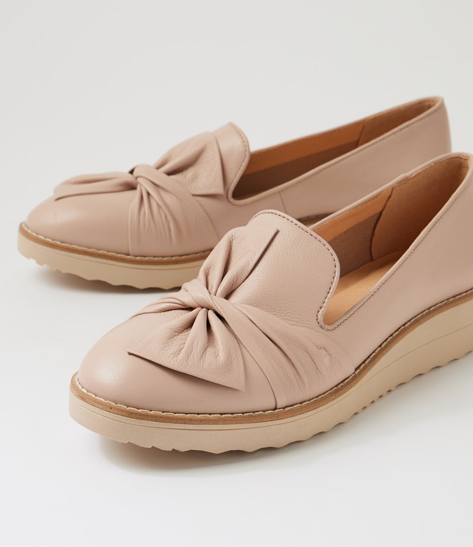 Oclem Nude Leather Loafers Oclem Nude Leather Loafers