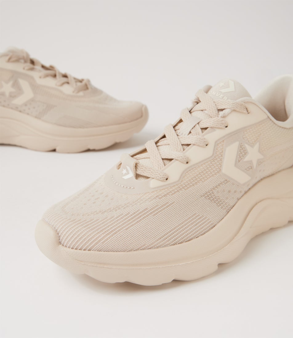 Day One Runner W Ecru Fabric Sneakers
