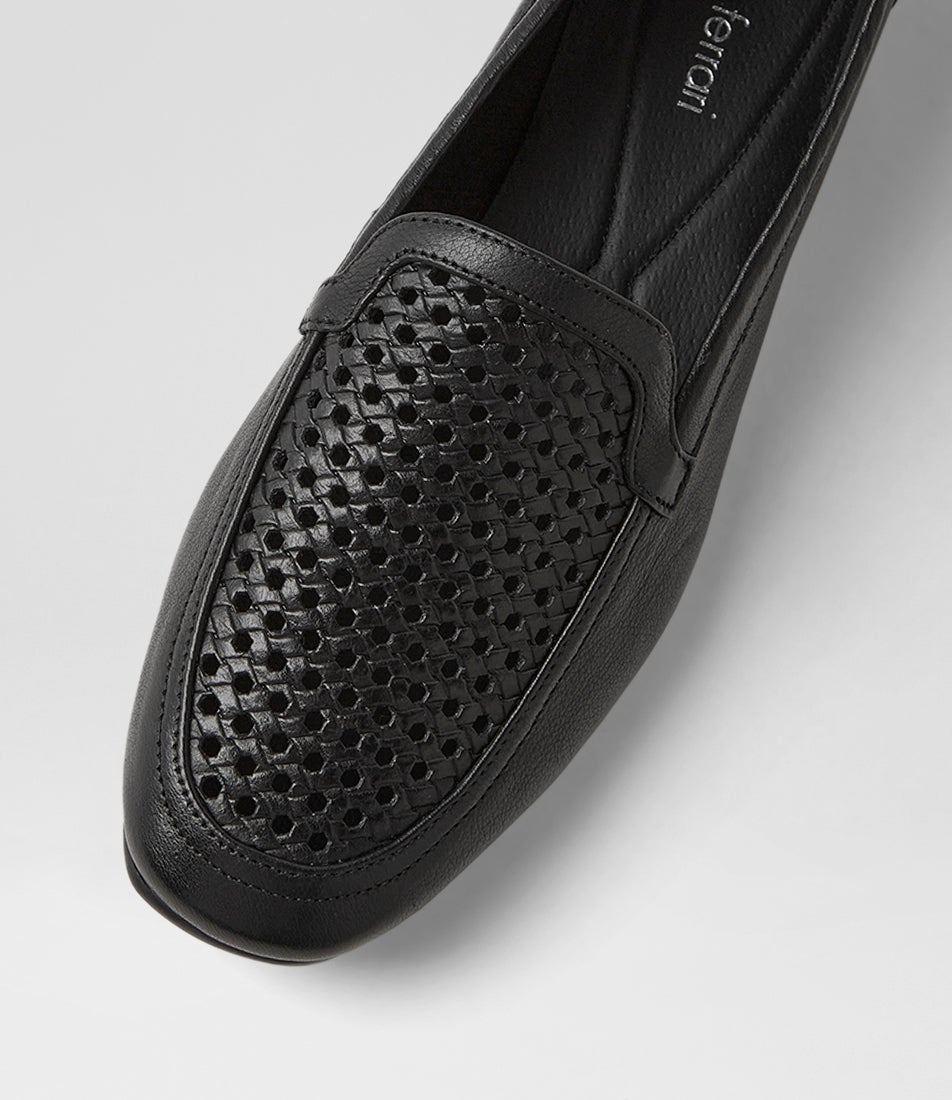 Tillis Black Leather Flat Shoes