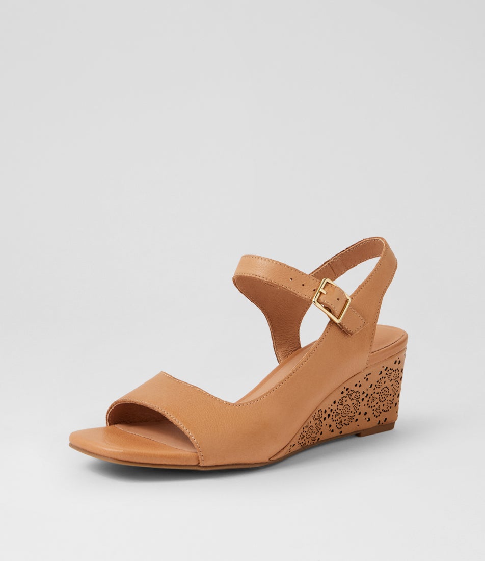 Leisels Dark Tan Multi Sandals