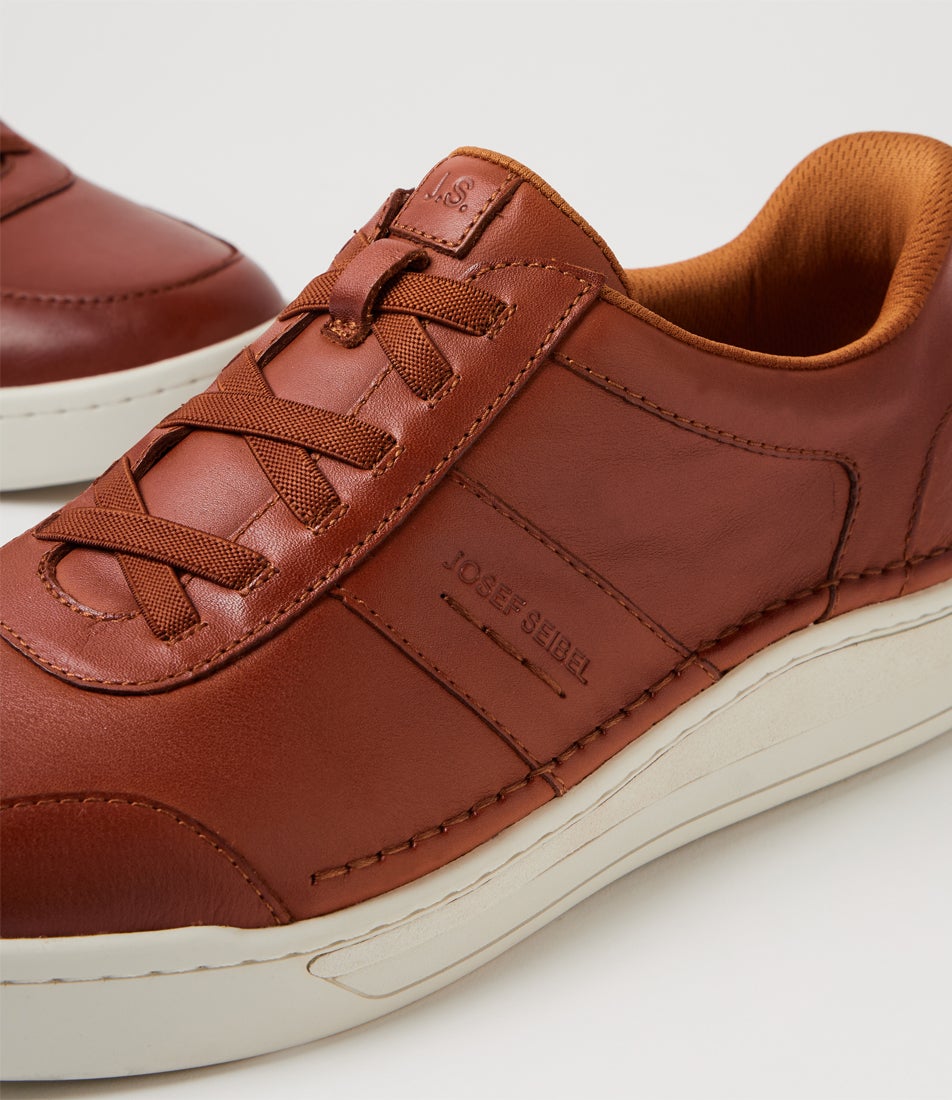 Cleve 11 Castagne Leather Sneakers