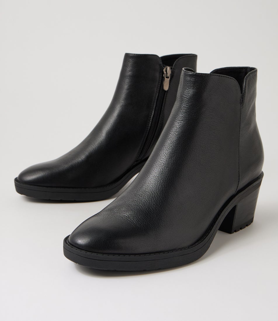 Liem Black Leather Ankle Boots