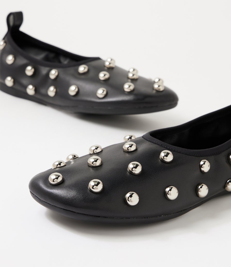 Lehen Black Leather Flat Shoes
