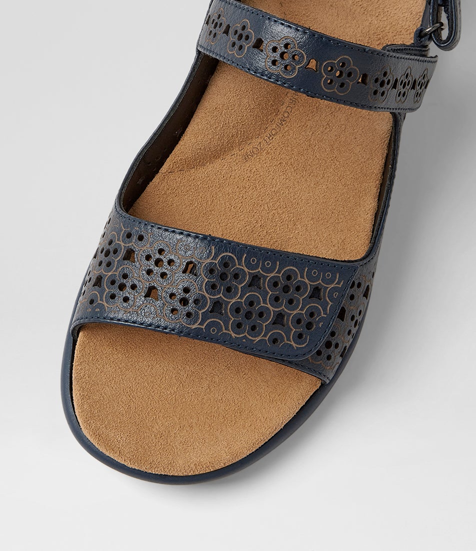 Belon Xw Navy Leather Sandals