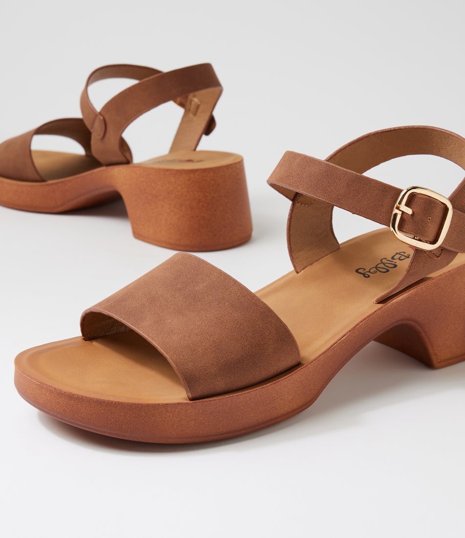 Admana Tan Nubuck Pu Sandals