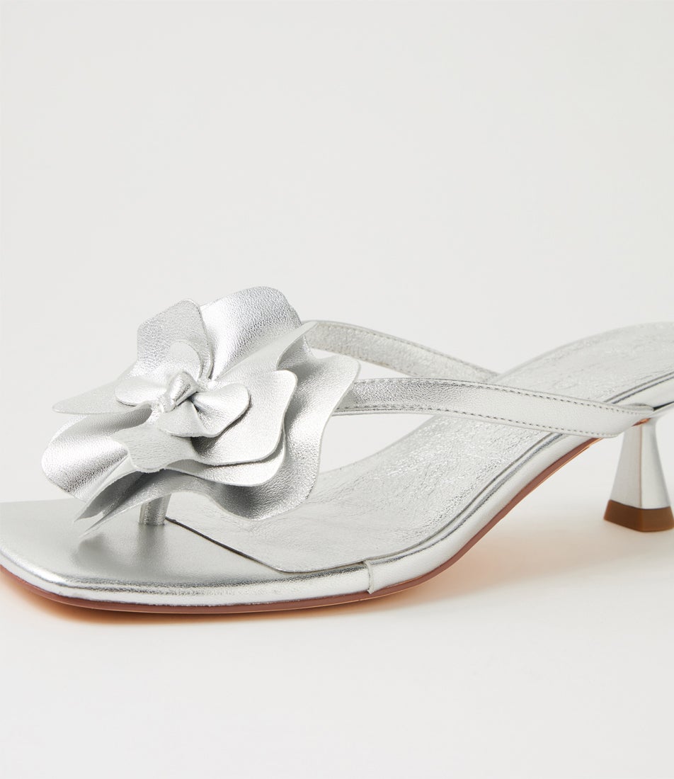 Kindlee Silver Leather Sandals