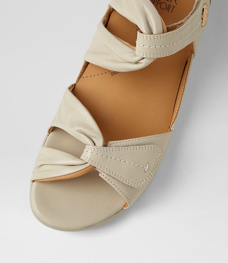 Doxie W Almond Leather Sandals