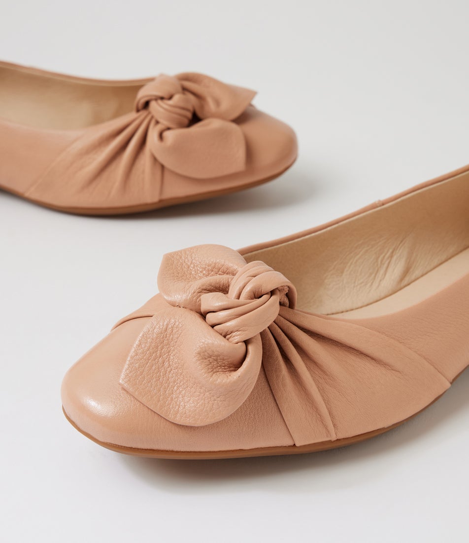 Ulrich D Dark Nude Leather Flat Shoes