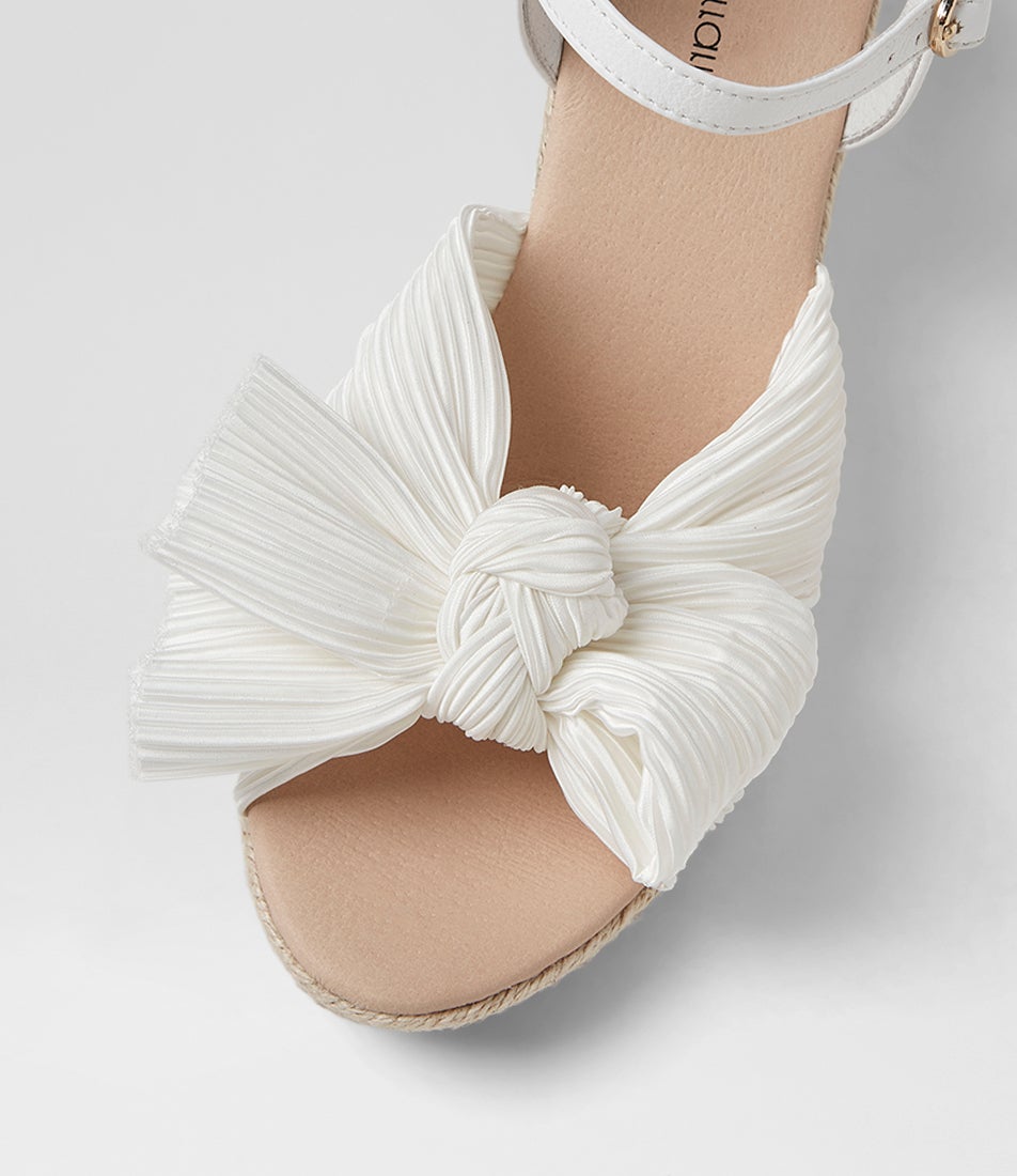 Jelari White Fabric Leather Sandals