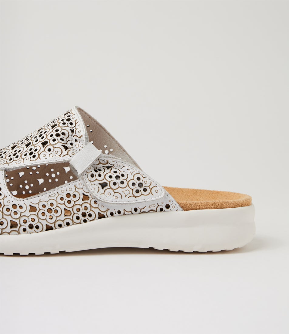 Binty Xw White Leather Sandals