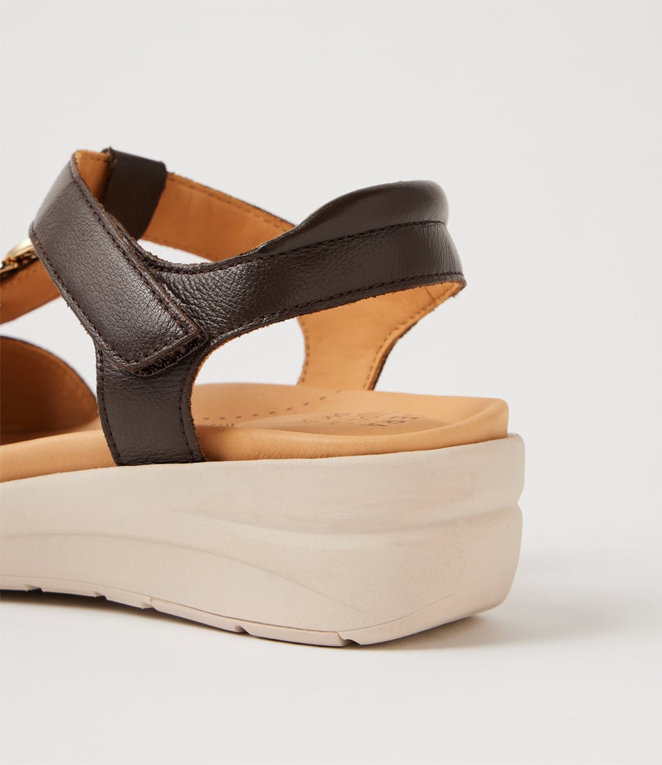 Navvon Xw Choc Almond Leather Sandals