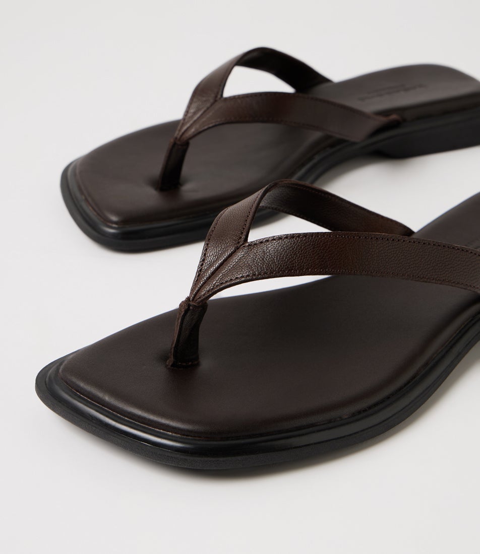 Izzy Chocolate Leather Thongs
