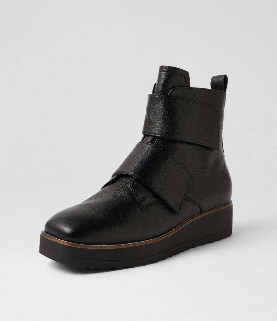 Didot Black Leather Ankle Boots