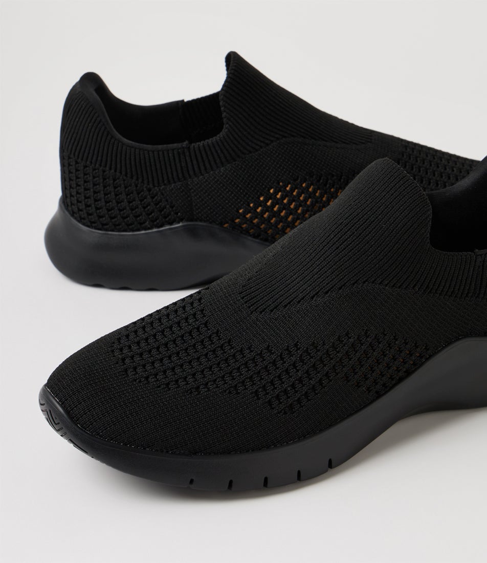 Perf Xw Black Fabric Sneakers