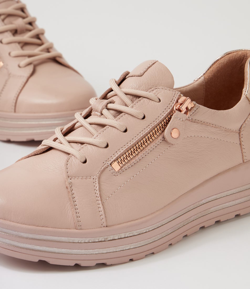 Vamra Xf Pale Rose Gold Leather Sneakers
