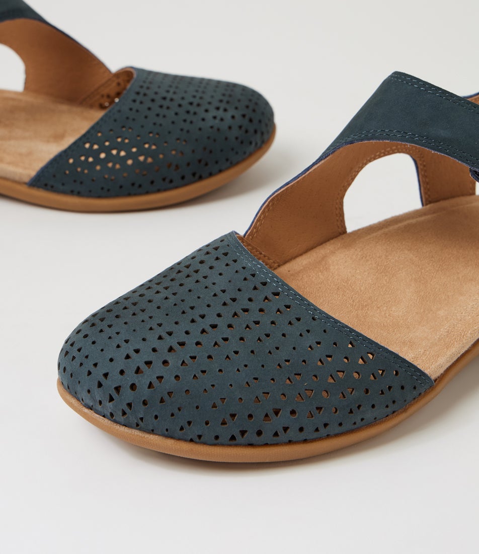 Cheyenne Navy Nubuck Mary Janes