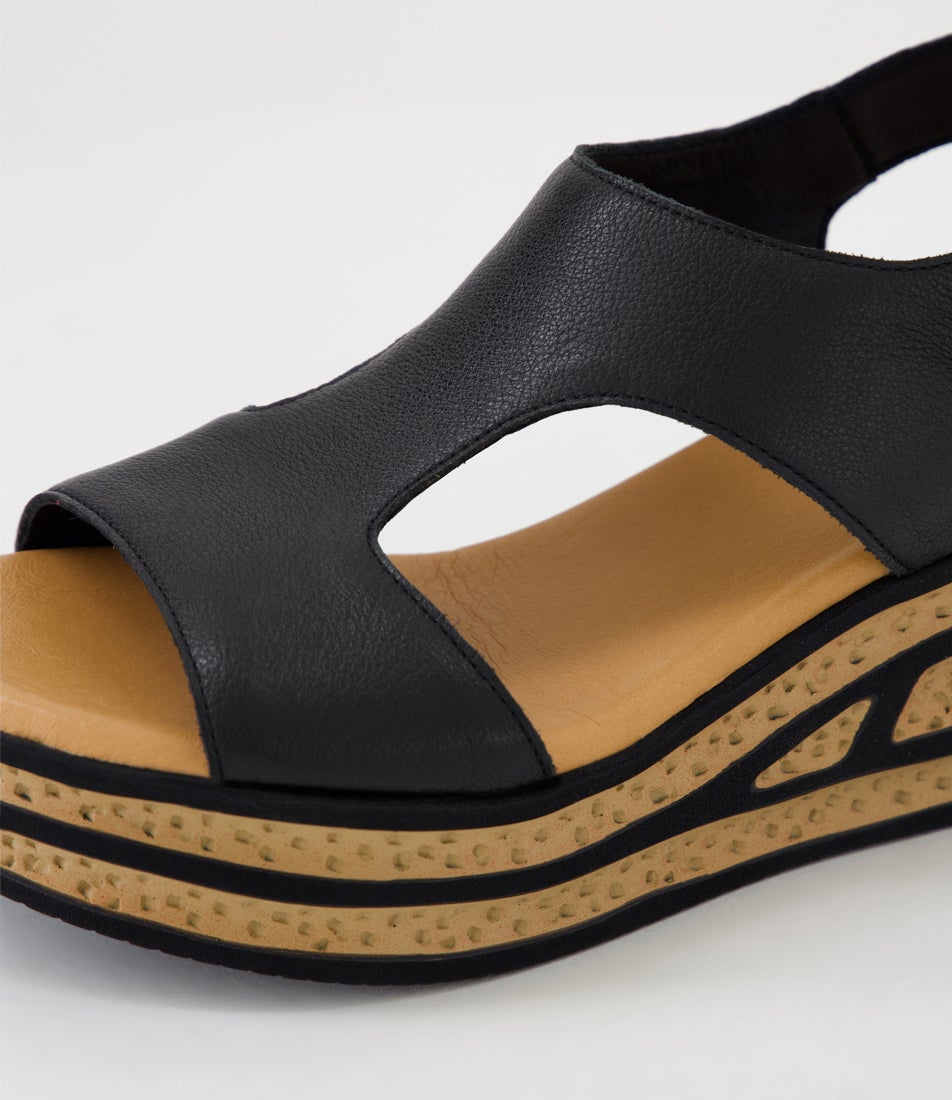 Qeleigh Black Leather Sandals