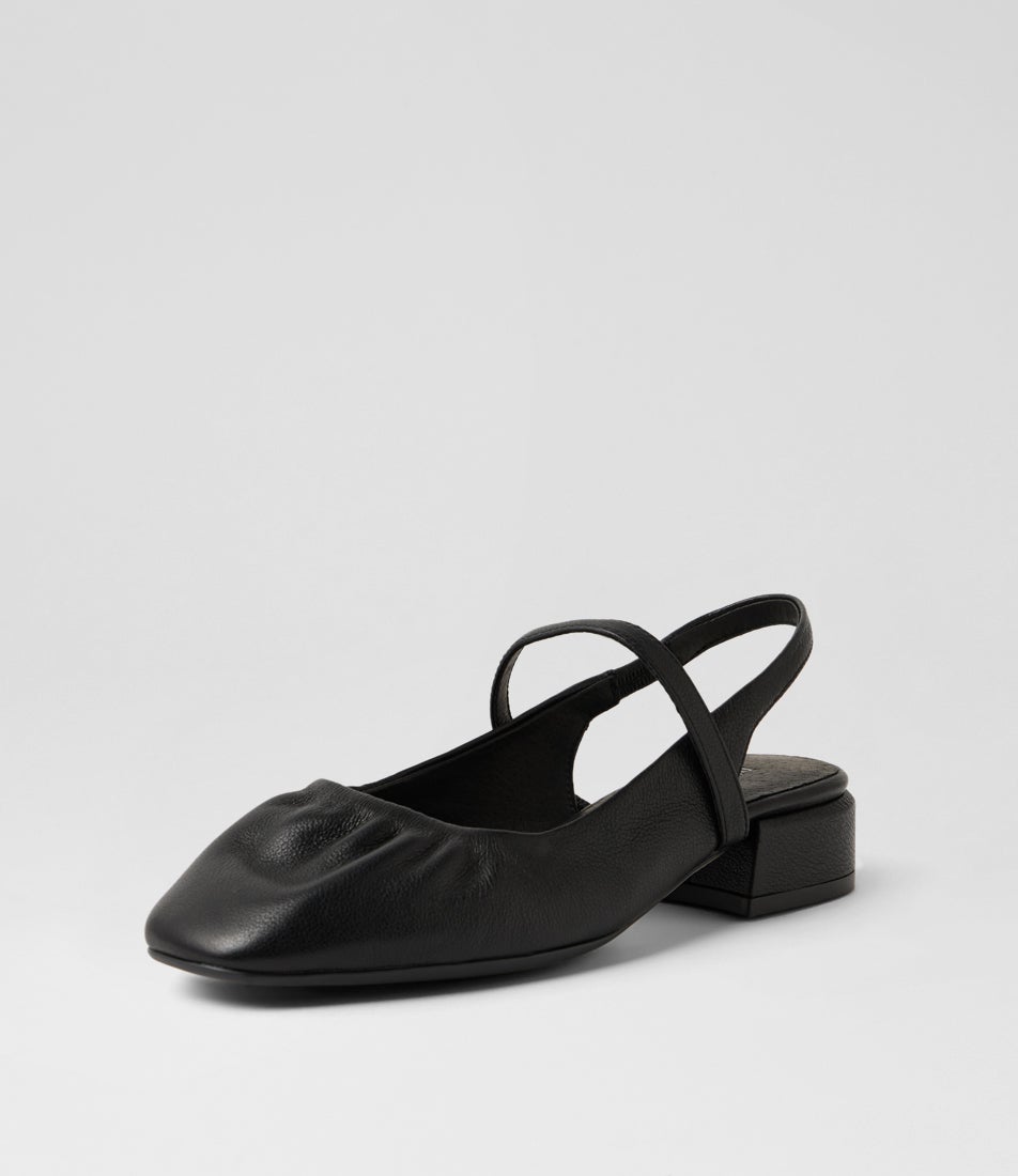 Varka Black Leather Sandals