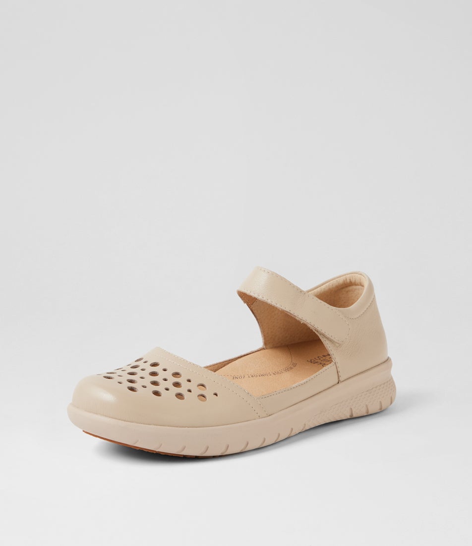 Serra Xw Almond Leather Sandals