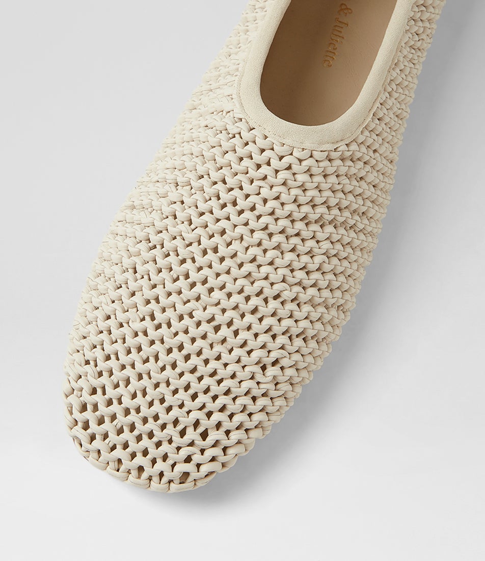 Vevia White Ballet Flats