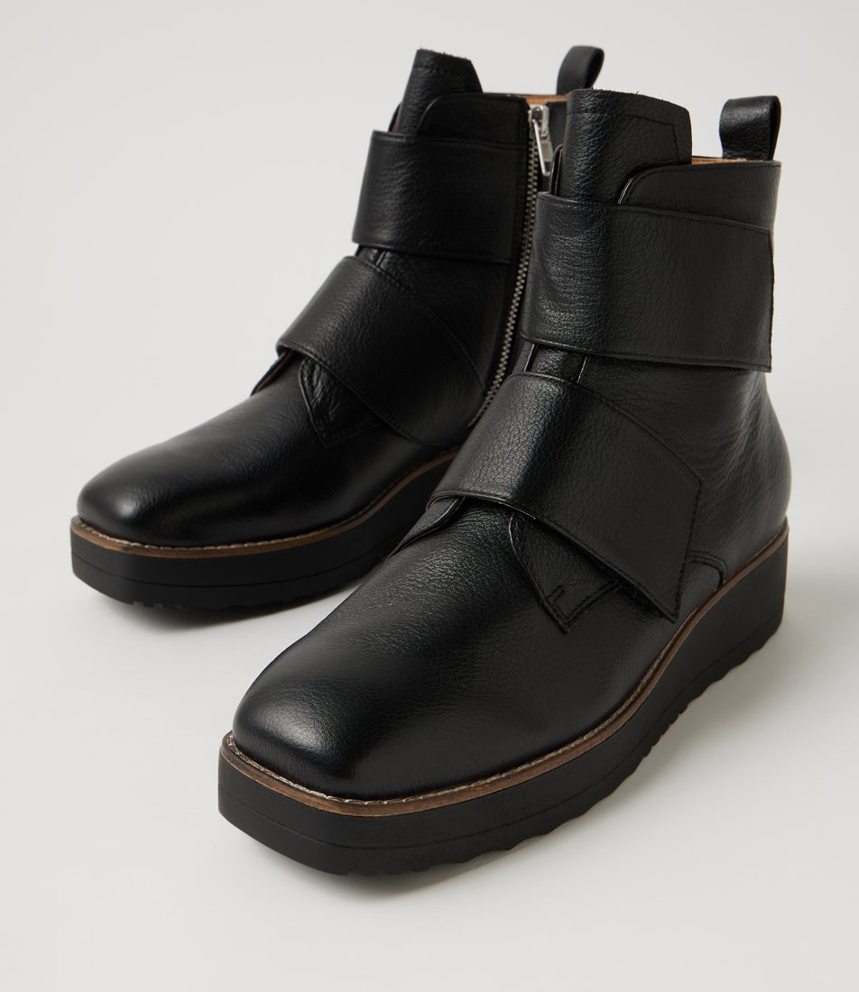 Didot Black Leather Ankle Boots