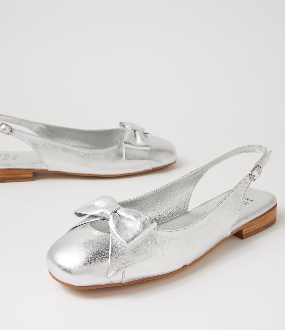 Deloe W Silver Leather Flat Shoes