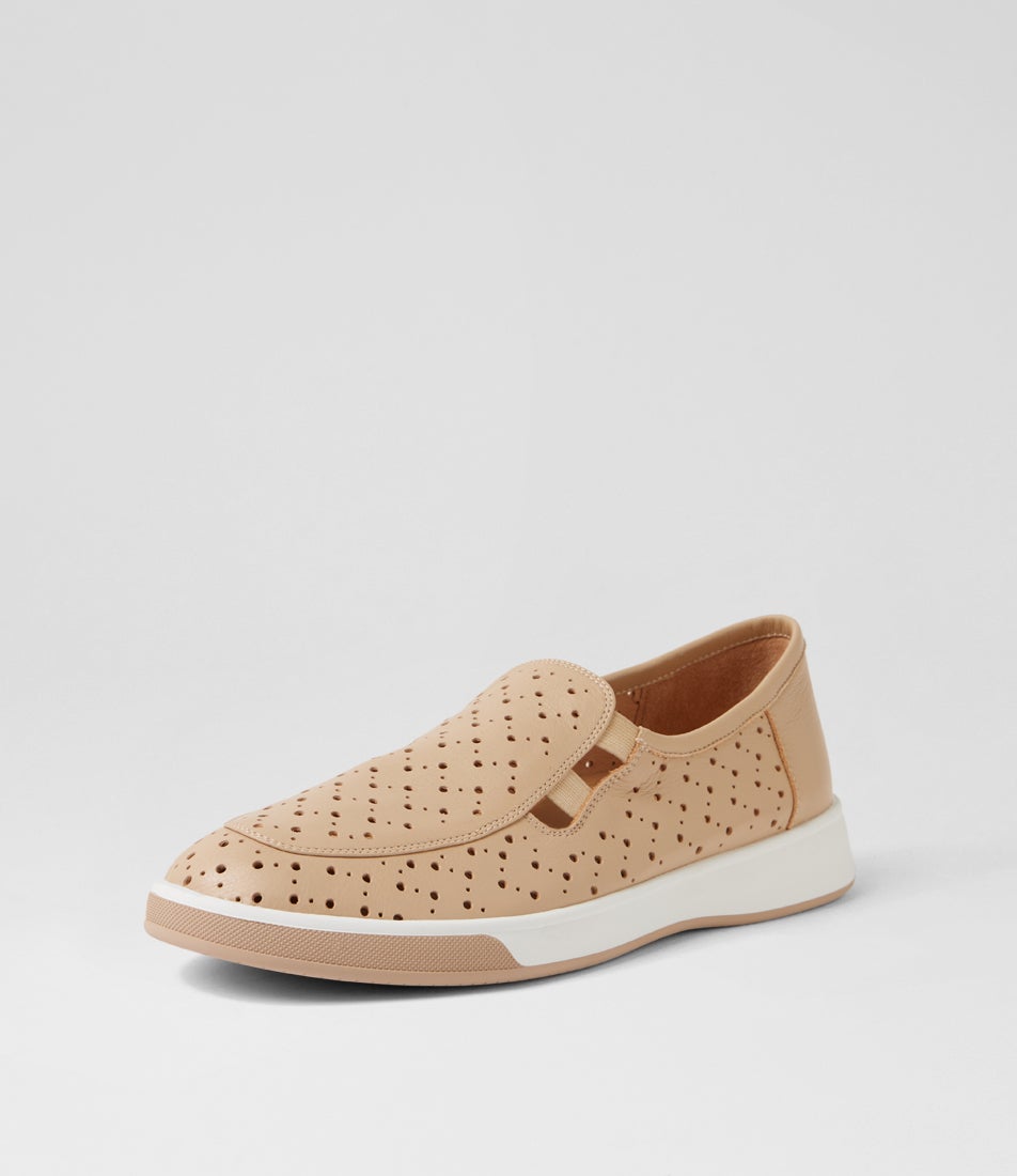 Avens Xf Camel Leather Flat Shoes