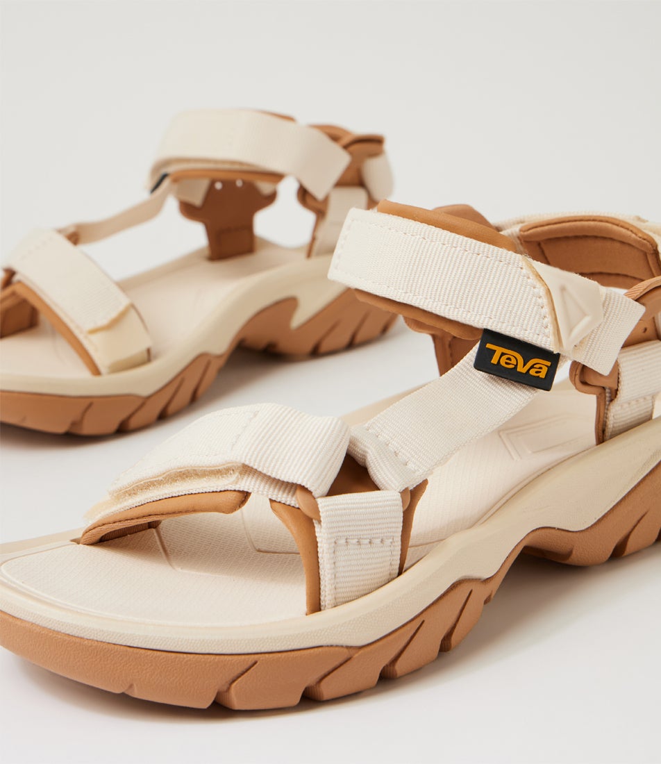 W Terra Fi 5 Universal Coconut Fabric Sandals