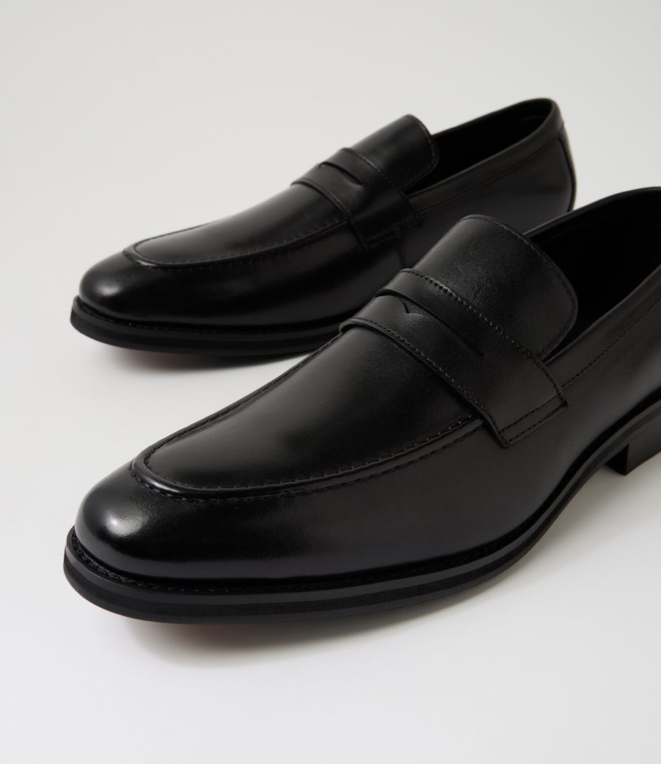 Valour Black Leather Flat Shoes