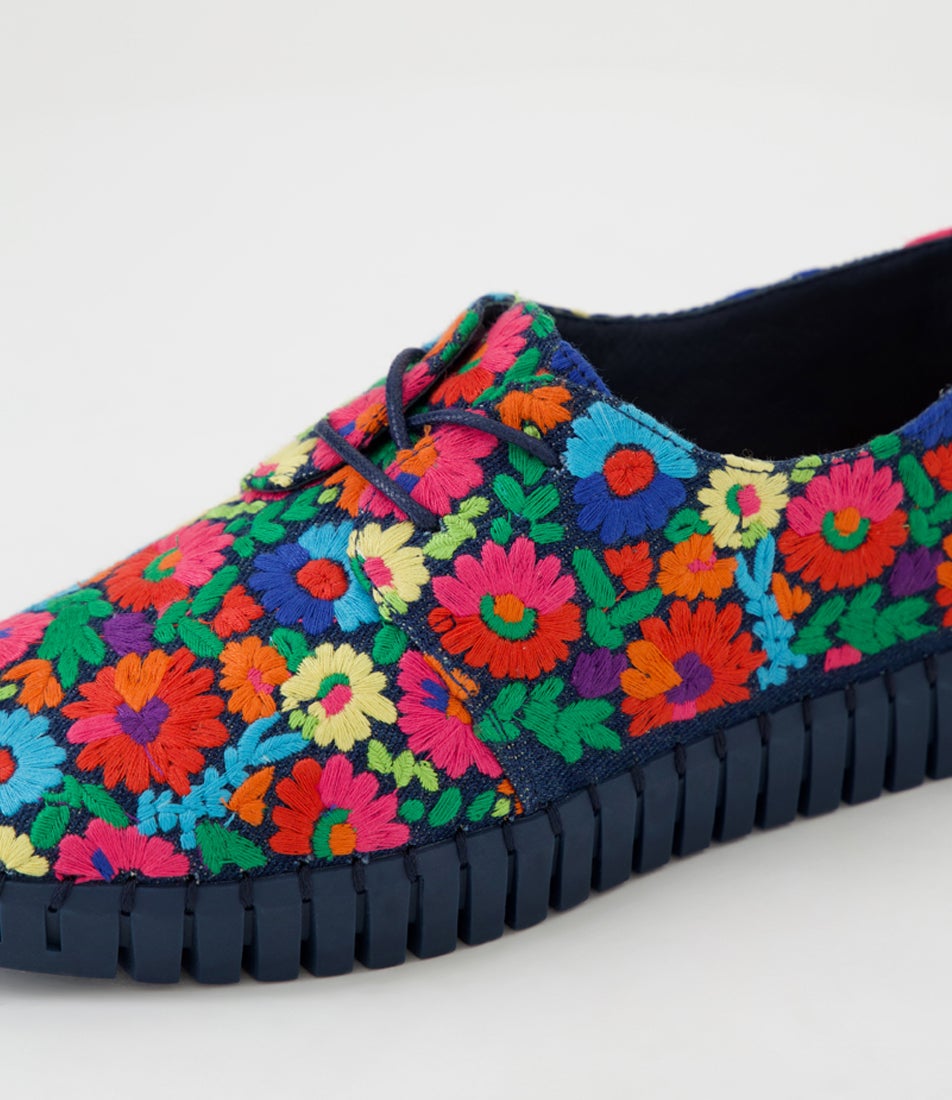 Hydee Navy Bright Fabric Sneakers