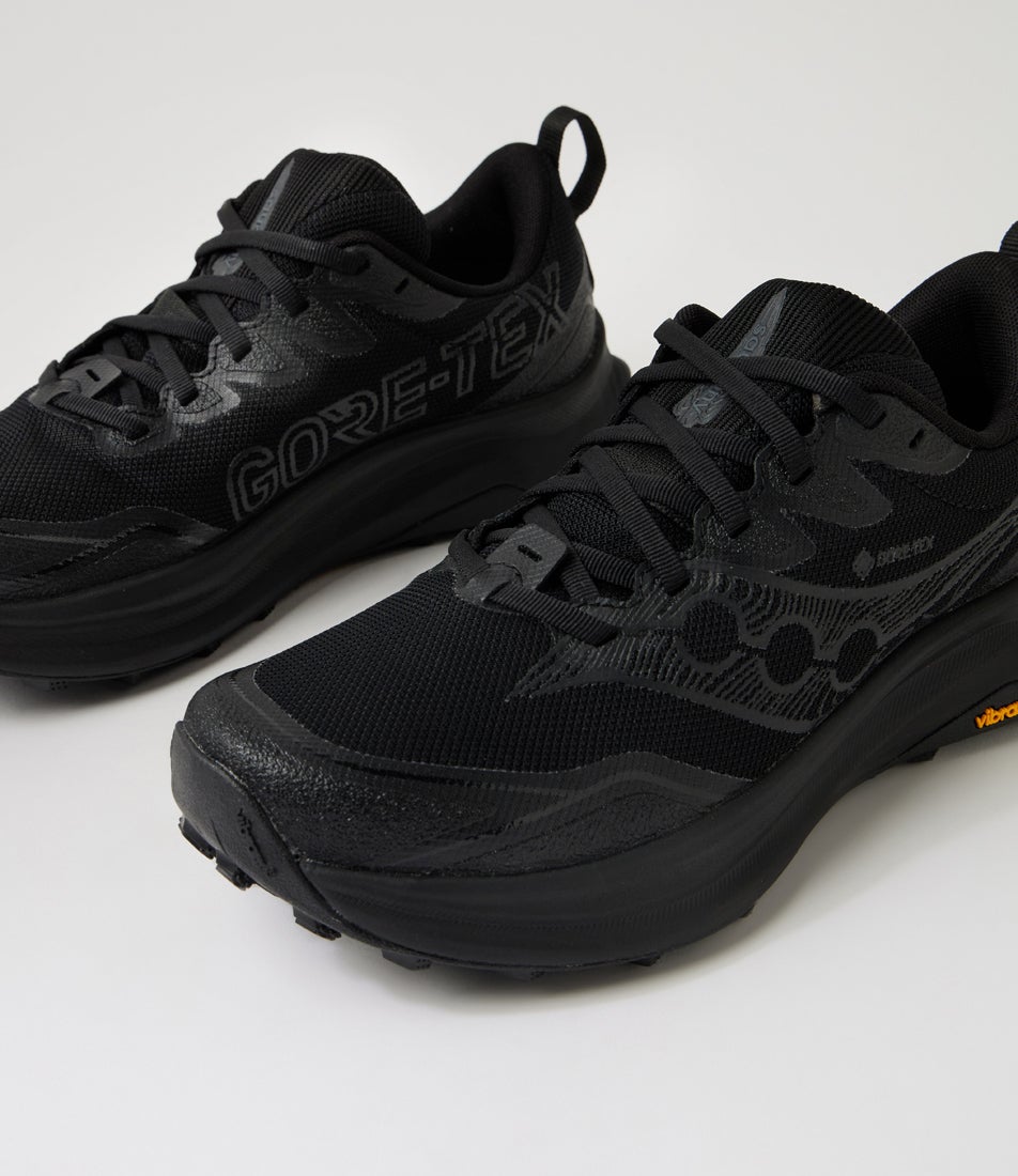 M Peregrine 16 Gtx Triple Black Mesh Sneakers