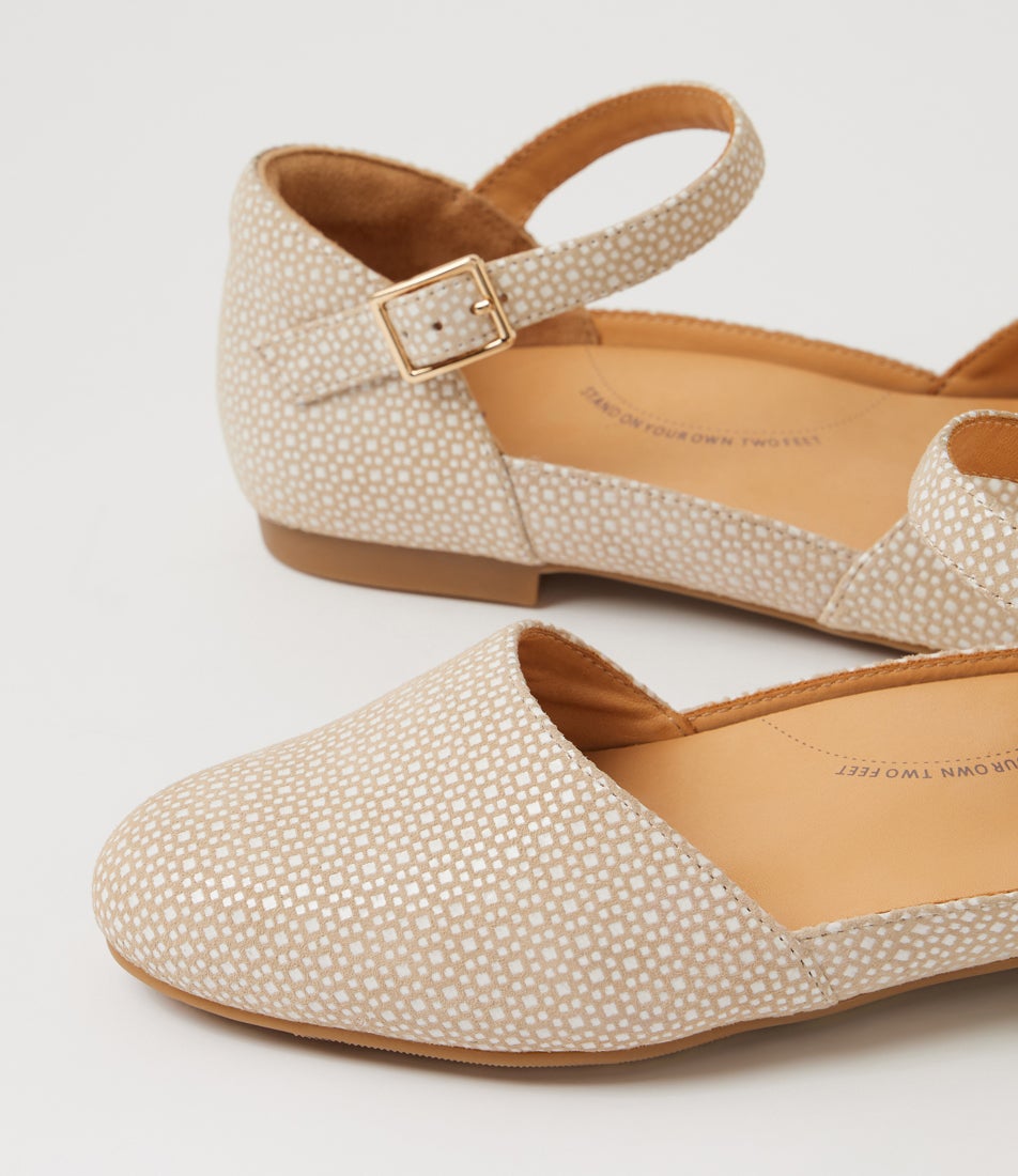 Cavalcade Xf Camel White Print Leather Flat Shoes