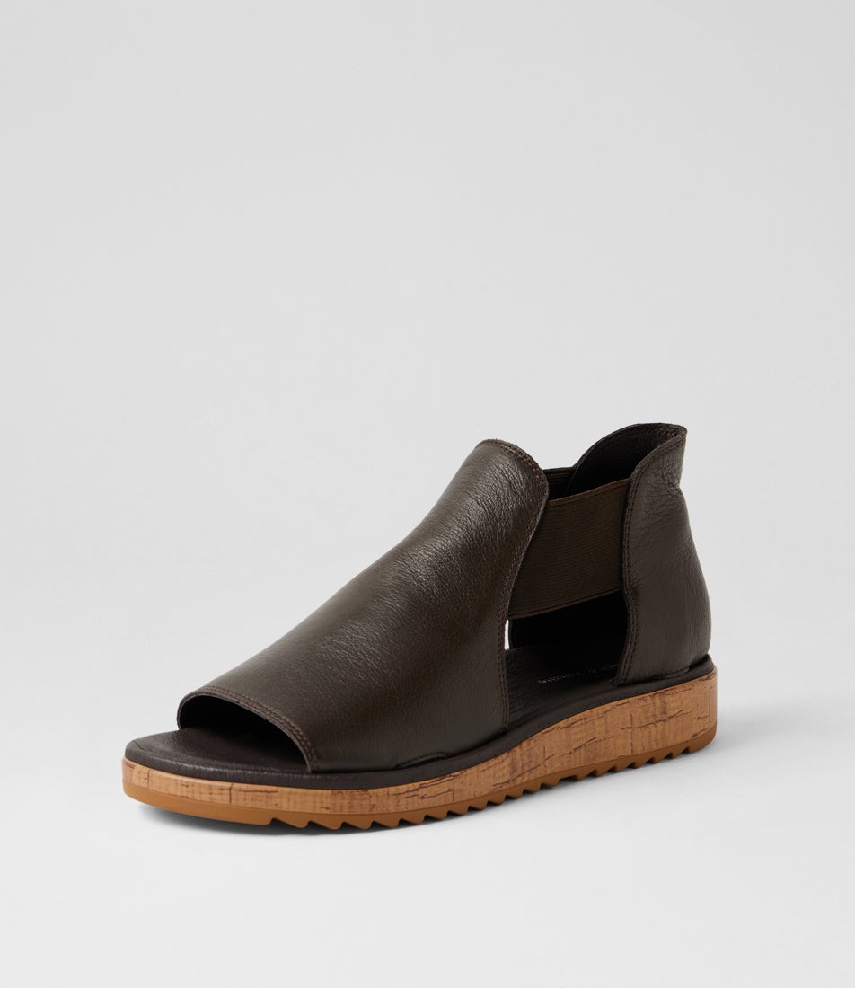 Oddat Choc Gum Leather Sandals