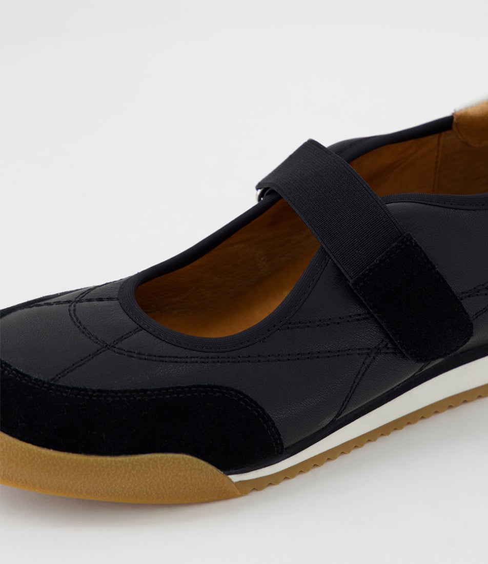 Friesh Xw Black Ivory Snake Leather Sandals