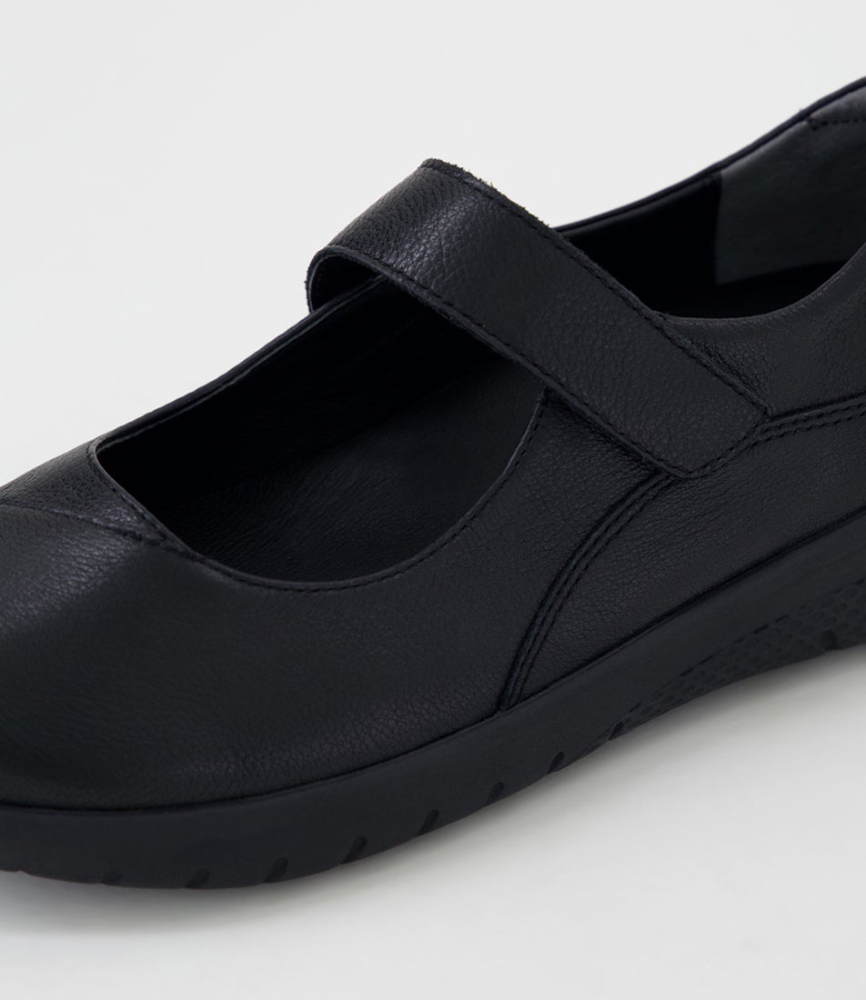 Selroy Xw Black Leather Flat Shoes Selroy Xw Black Leather Flat Shoes