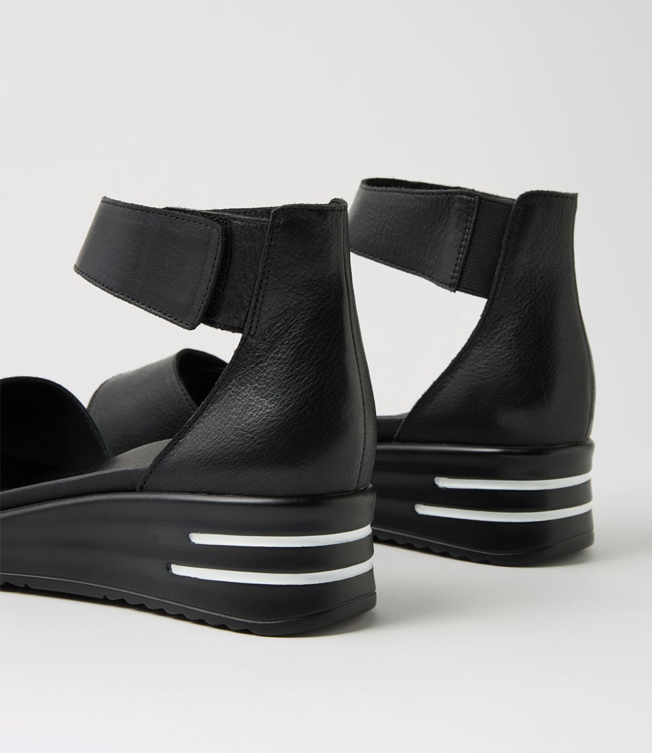 Sofio Xw Black Leather Sandals
