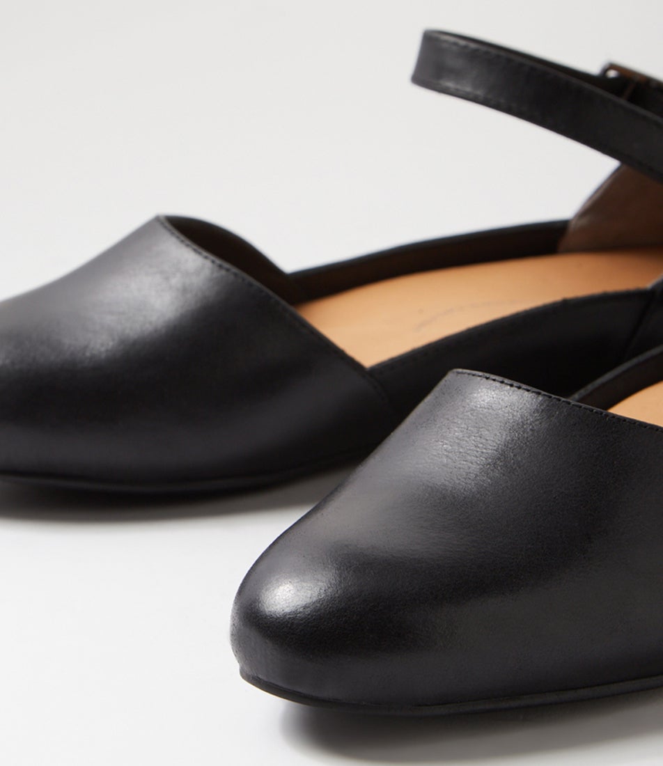 Cavalcade Xf Black Leather Flat Shoes
