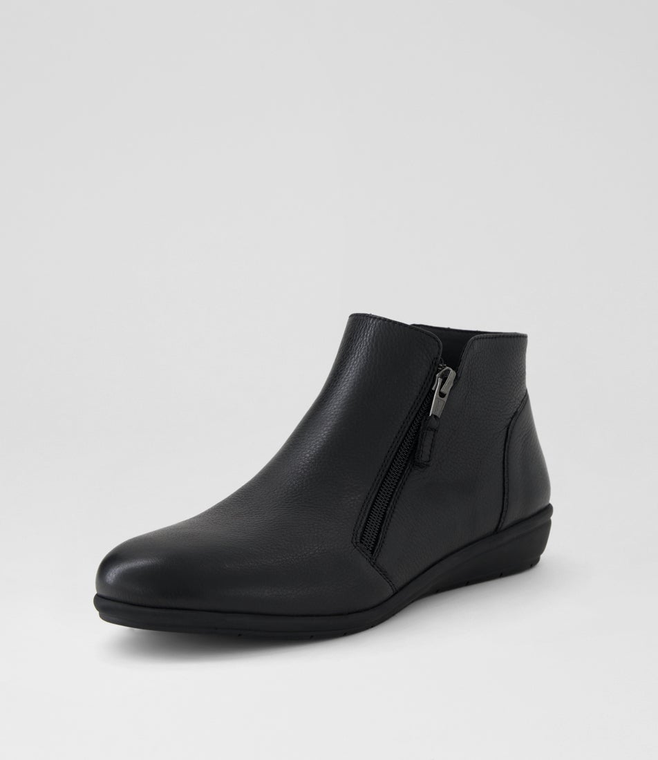 Fallenn Black Leather Ankle Boots