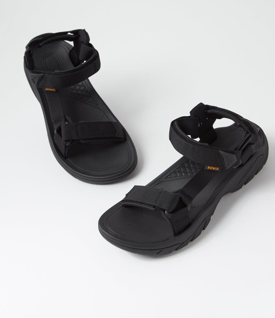 M Terra Fi 5 Universal Black Fabric Sandals