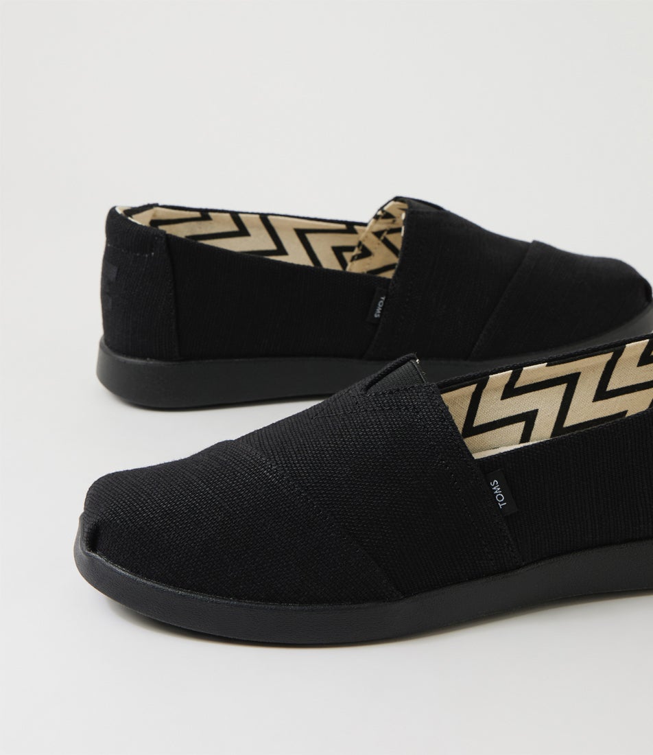 Alpargata Plus Black Canvas Flat Shoes